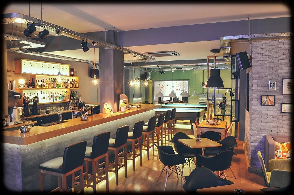 Chris Hotel Skala