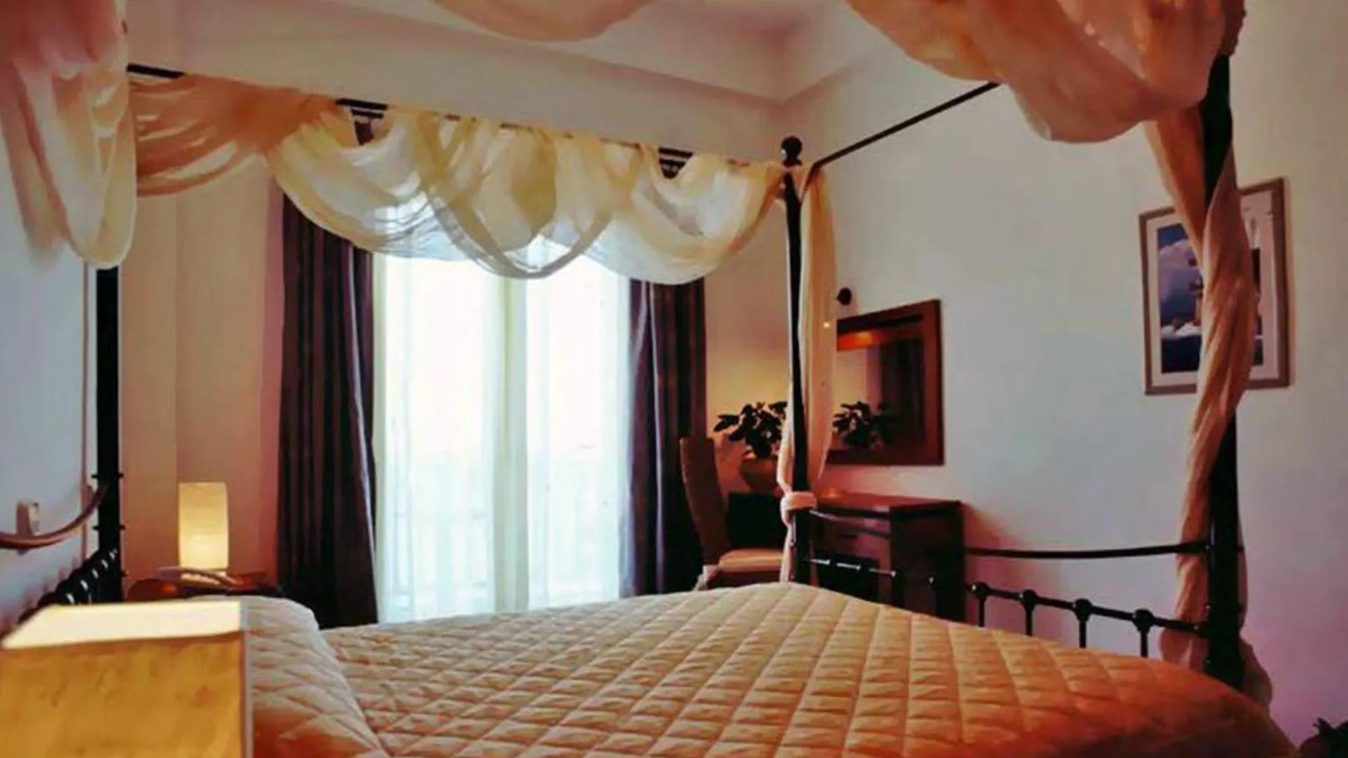 Chris Hotel Skala